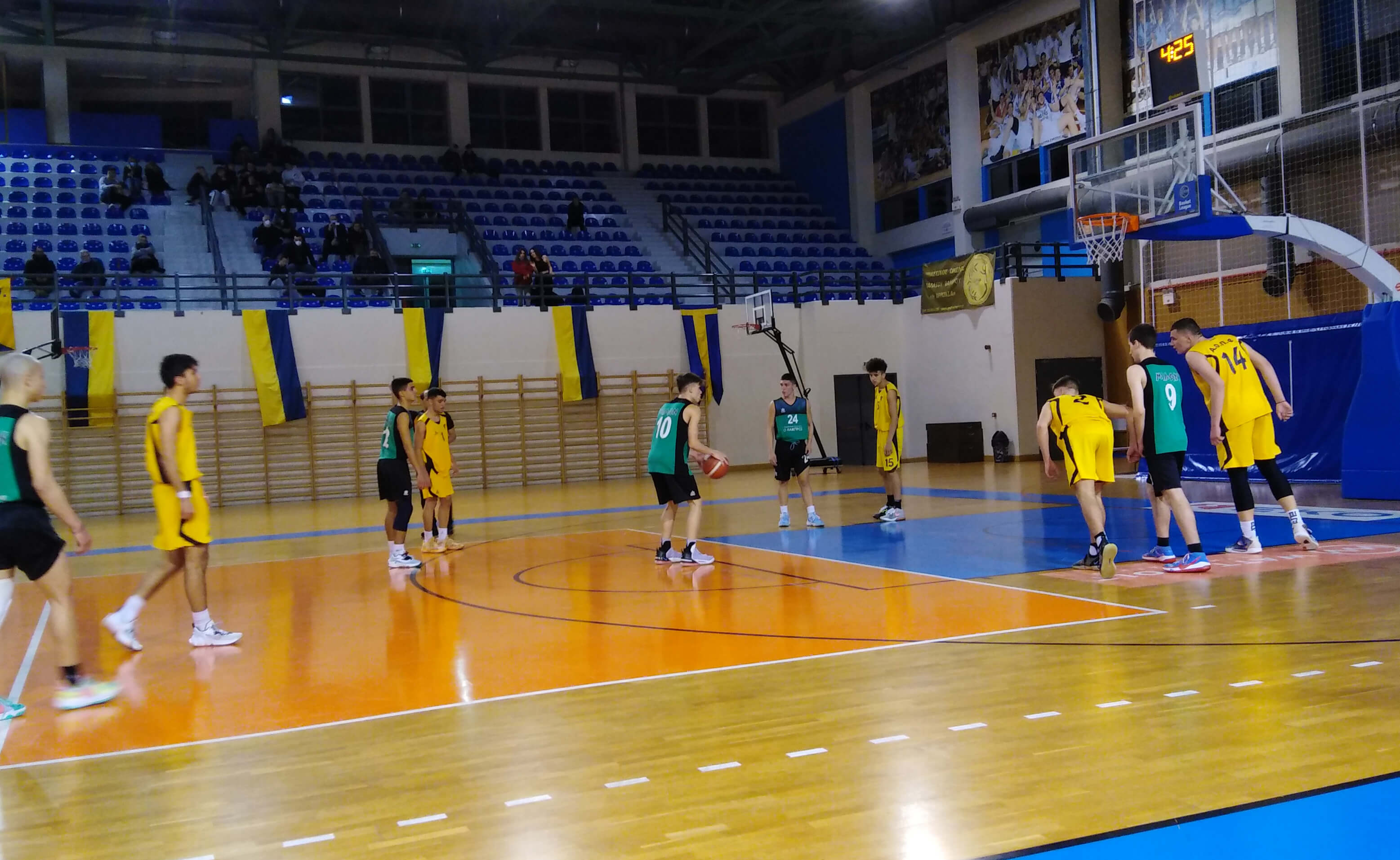 Μπάσκετ: Νίκη για τους παίδες – Ήττα για τους εφήβους