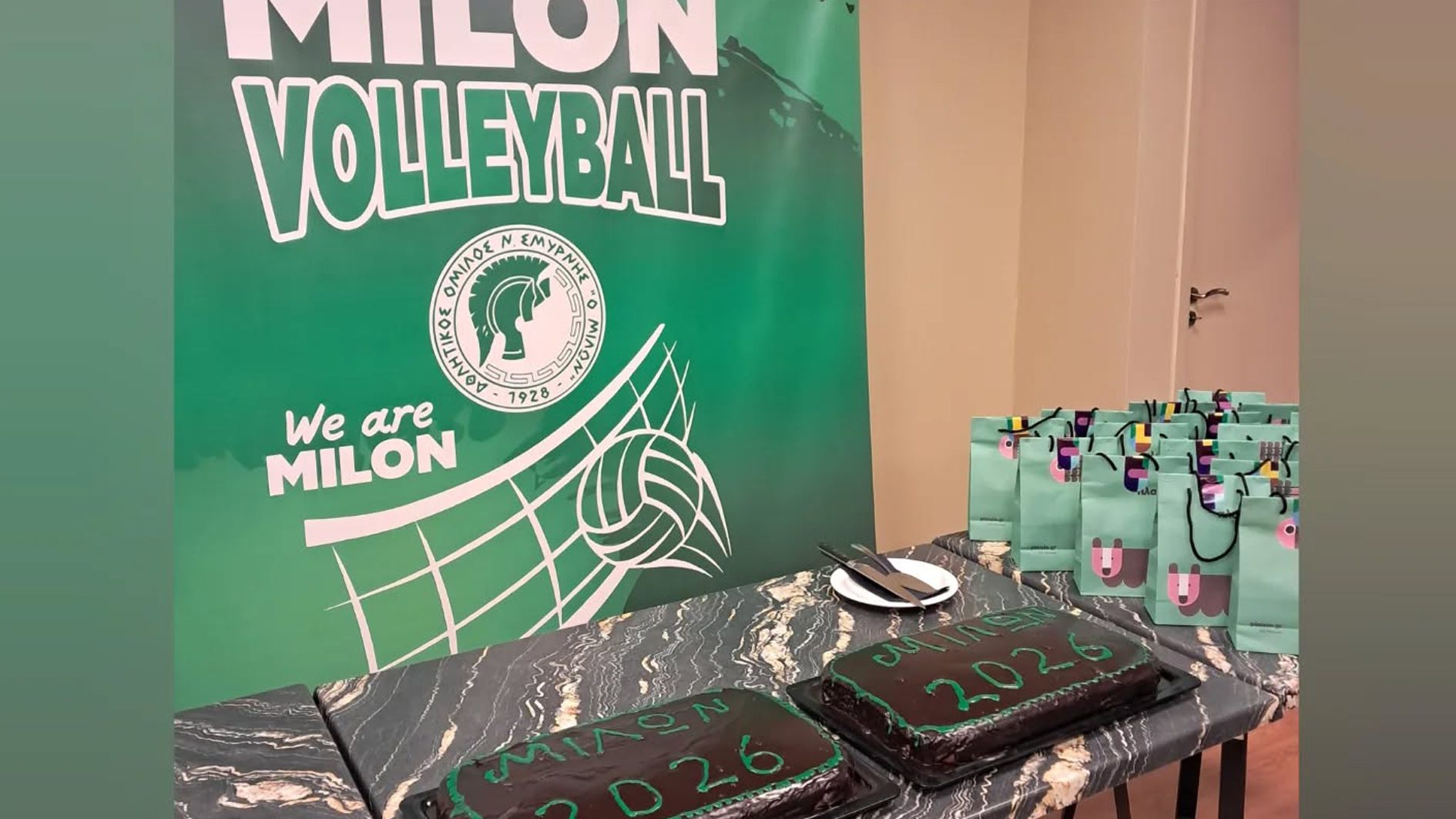 🏐 Κοπή Πρωτοχρονιάτικης Πίτας Ανδρικής Ομάδας Α.Ο.Ν.Σ. Μίλων 💚🖤